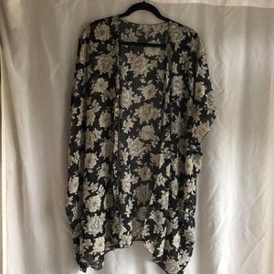 Brandy Melville floral kimono